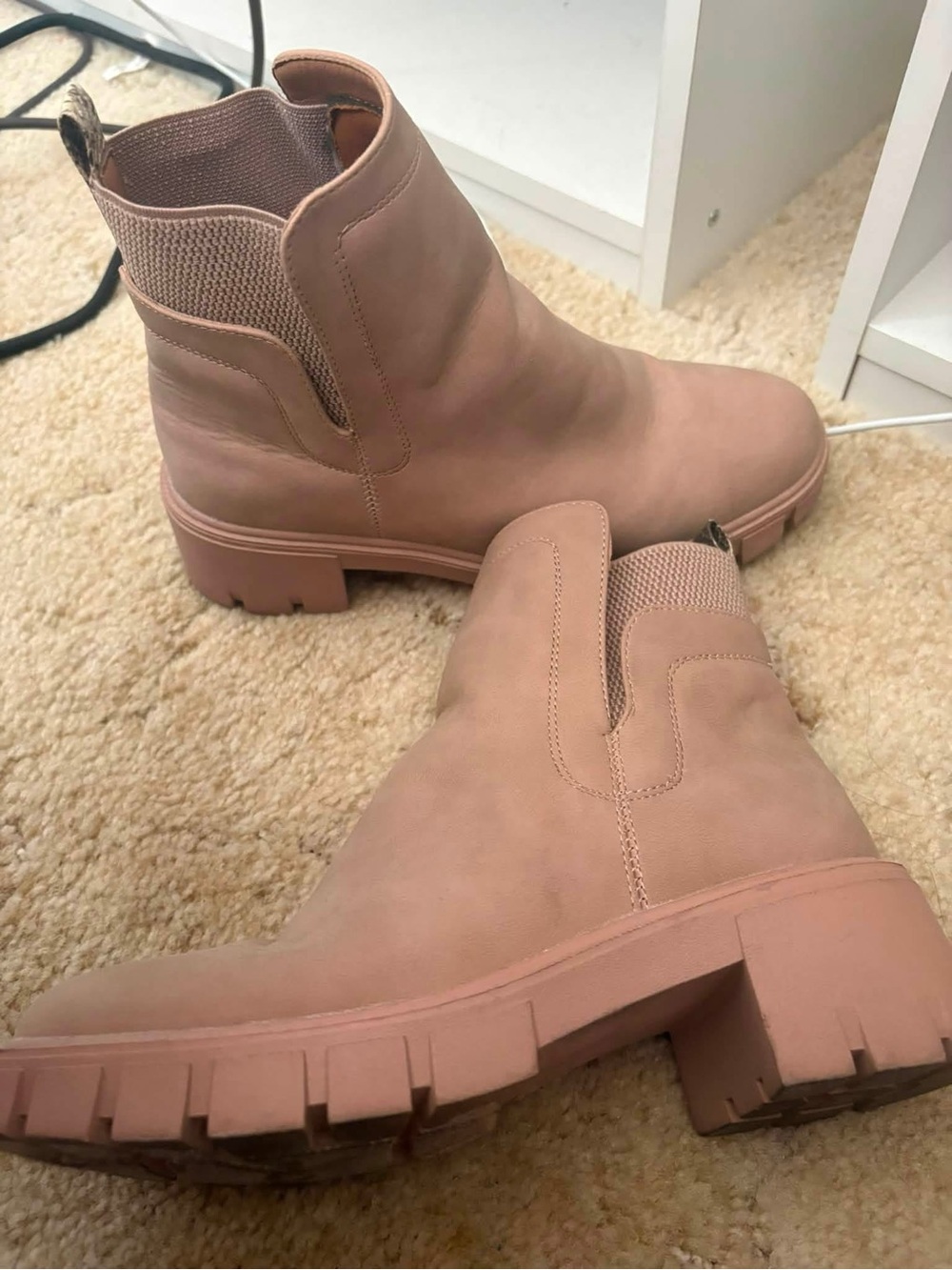 Women’s Chunky Chelsea Boots in Blush Pink